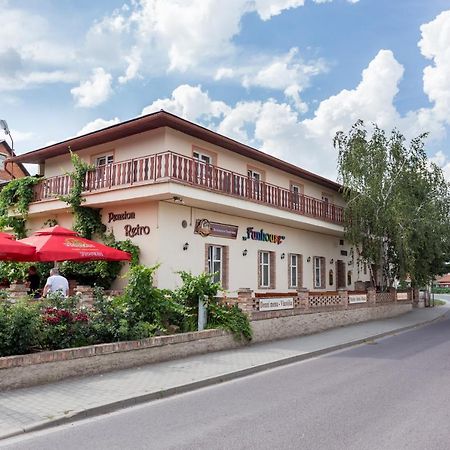 Retro Vrbovec Hotell Exteriör bild