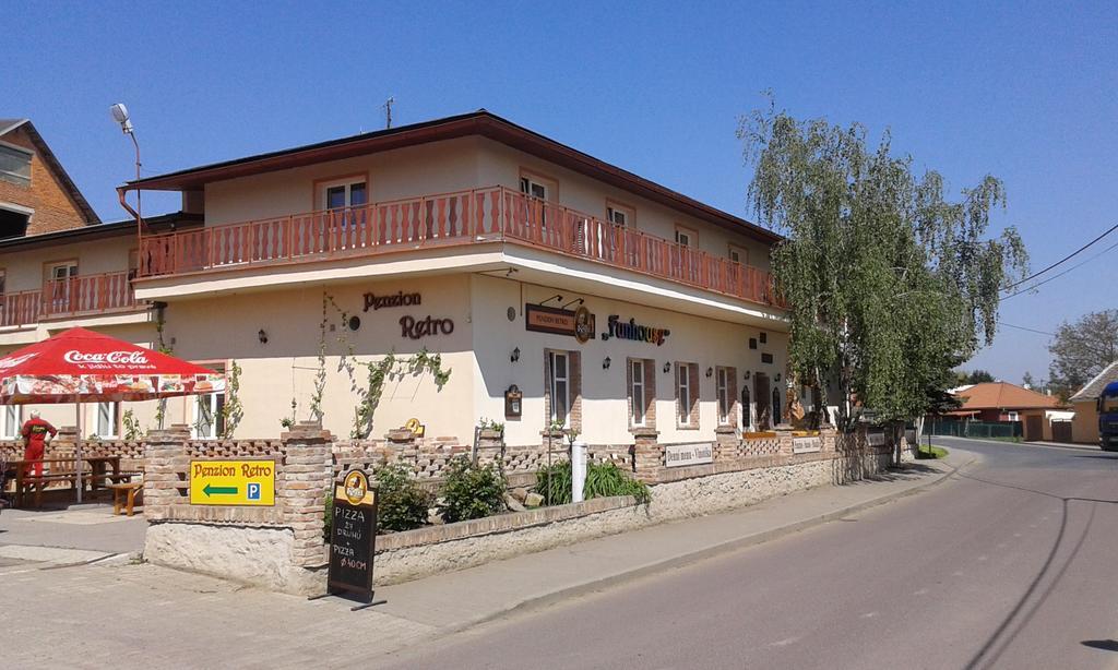 Retro Vrbovec Hotell Exteriör bild