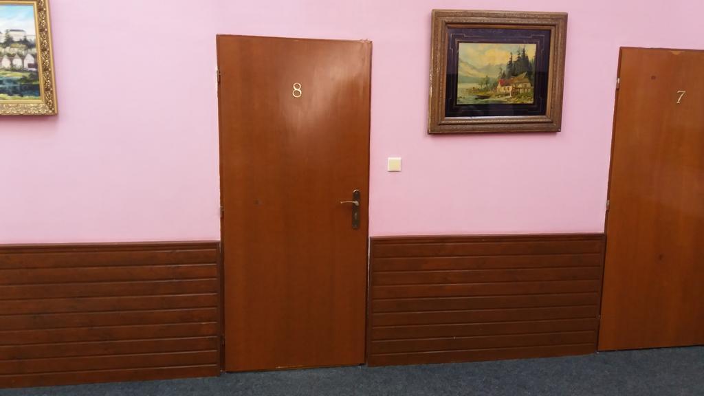 Retro Vrbovec Hotell Exteriör bild