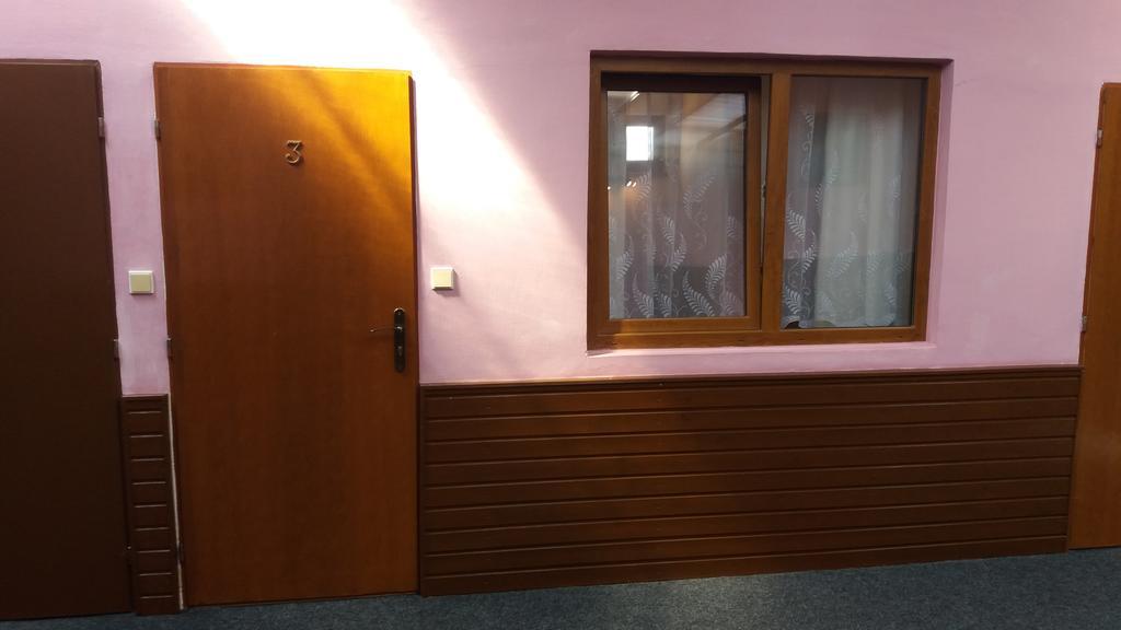 Retro Vrbovec Hotell Exteriör bild