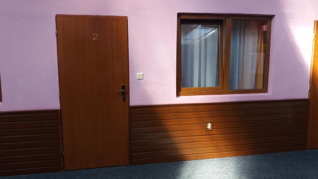 Retro Vrbovec Hotell Exteriör bild