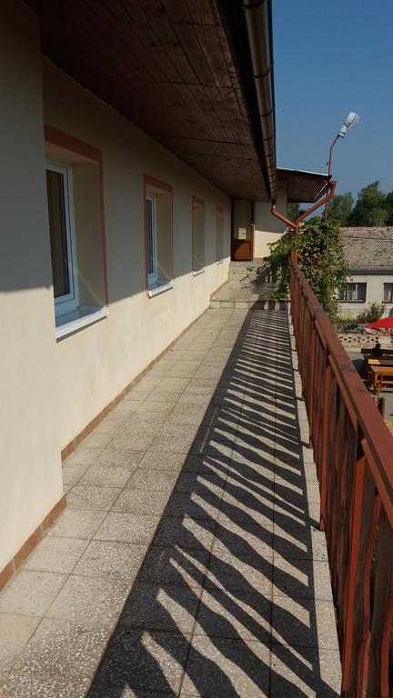 Retro Vrbovec Hotell Exteriör bild