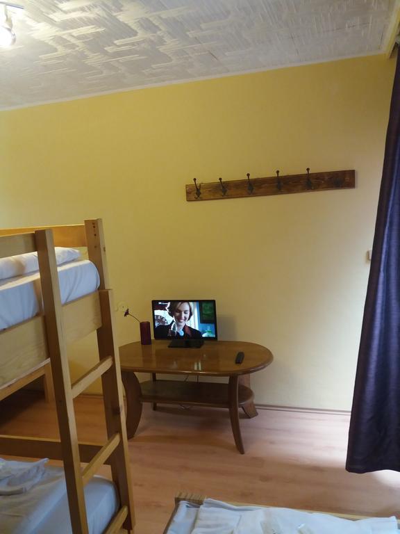 Retro Vrbovec Hotell Exteriör bild