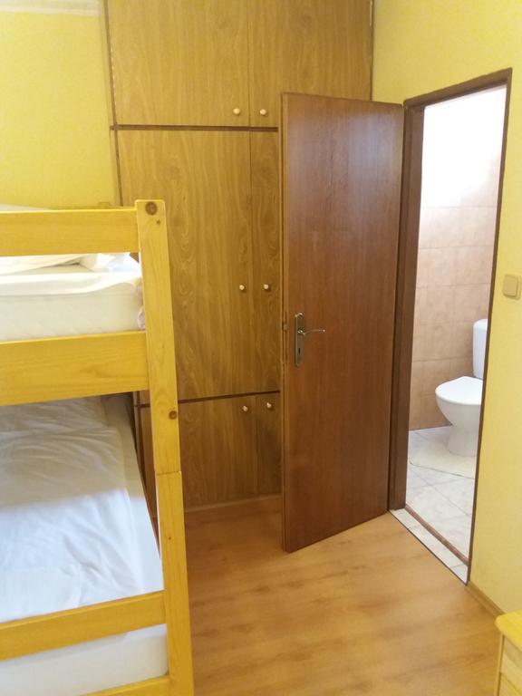 Retro Vrbovec Hotell Exteriör bild